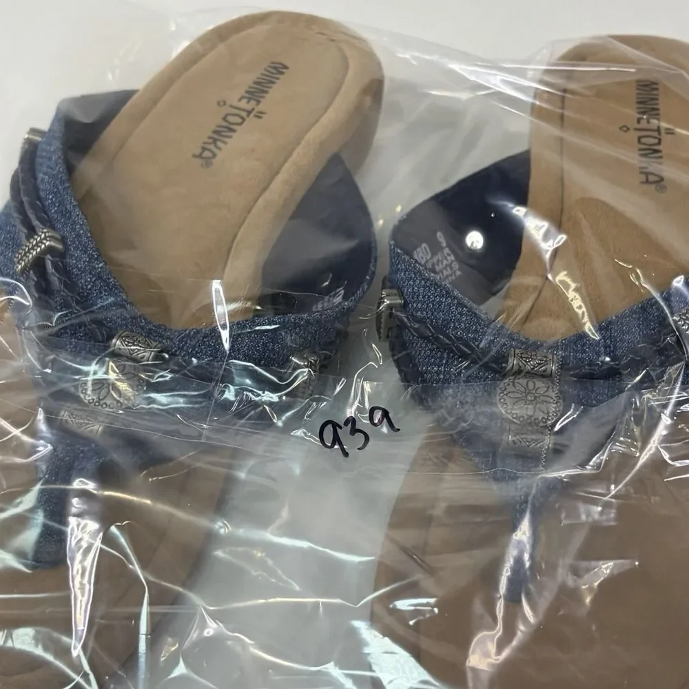 Minnetonka Silverthorne 360 Womens Blue Denim Flip-Flops Sandals Beads Shoes 9